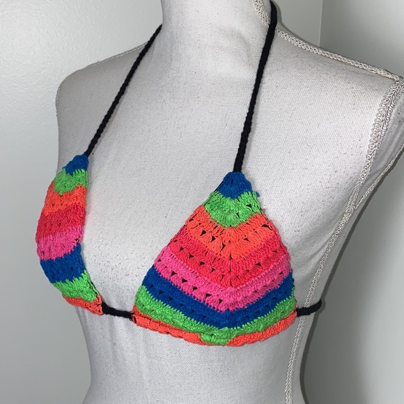 Dolls Kill Club Exx Crochet knit rainbow bikini top wth black lining M - Picture 3 of 11
